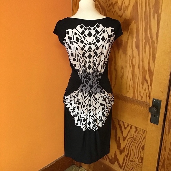 3 for 20 $ bundle BCBGMaxAzria Black and White Geometric Print Dress - Picture 9 of 13